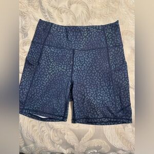 Fabletics back cheetah print shorts 2 pockets size medium